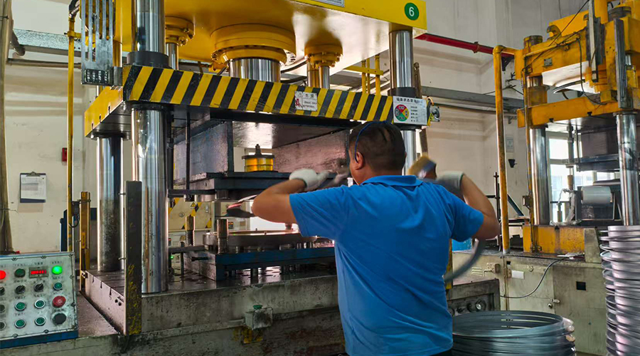 金環(huán)電器的滾筒干衣機(jī)如何適應(yīng)游艇、輪船等特殊海洋環(huán)境，確保高安全性和穩(wěn)定性？