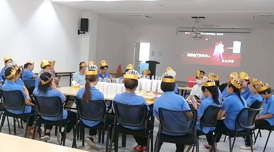 歡聚一堂 溫暖相伴！金環(huán)電器舉辦9月員工生日會(huì)