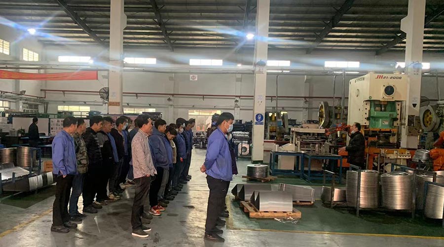 意氣奮發(fā)！金環(huán)電器沖壓車間組織人員開展例行早會